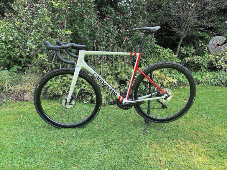 Cannondale SuperSix EVO Carbon Disc 105 Di2 used in 56 cm buycycle