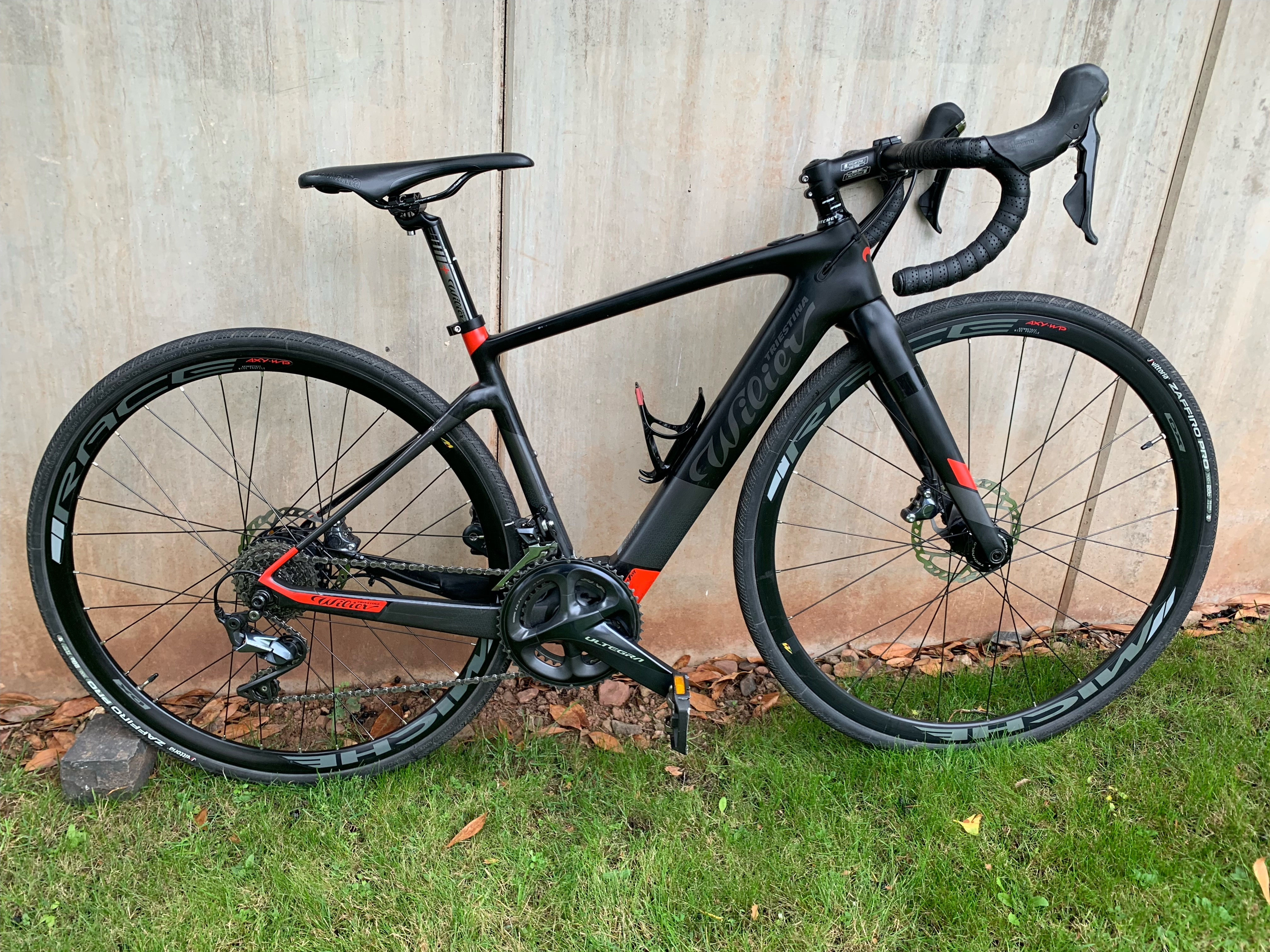 Wilier cento 1 hotsell hybrid 2019