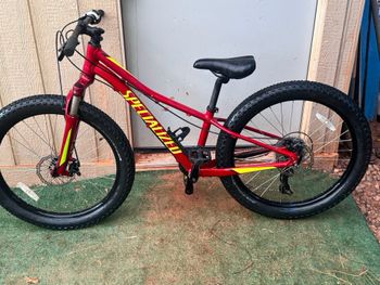 Used Specialized Rip Rock Fatbike 2023 Mountainbike, Red — image 2 of 3