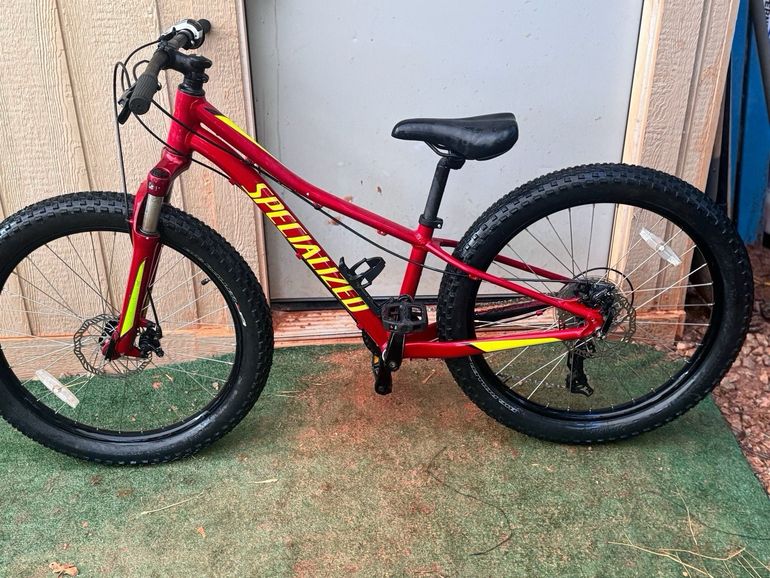 Used Specialized Rip Rock Fatbike 2023 Mountainbike, Red — image 2 of 3