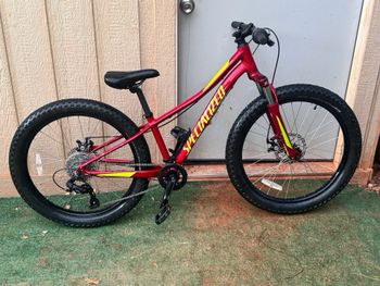 Used Specialized Rip Rock Fatbike 2023 Mountainbike, Red — image 1 of 3