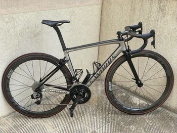 Used Specialized Tarmac SRAM Red eTap 2019 Road & Gravel, Hellgrau — image 13 of 14