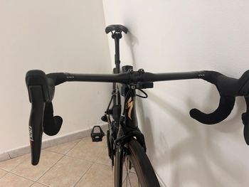 Used Specialized Tarmac SRAM Red eTap 2019 Road & Gravel, Hellgrau — image 2 of 14
