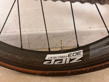 Used Specialized Tarmac SRAM Red eTap 2019 Road & Gravel, Hellgrau — image 4 of 14