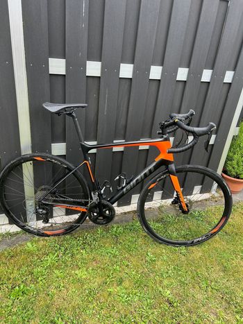 Giant - Defy Advanced 2 2018, 2018