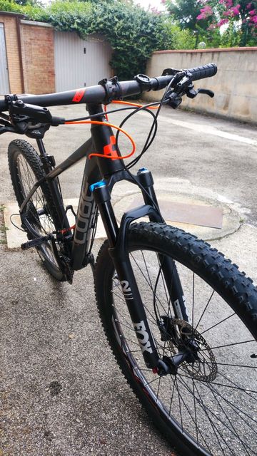 Used CUBE RACE ONE 2019 2019 Mountainbike, Black — image 4 of 17