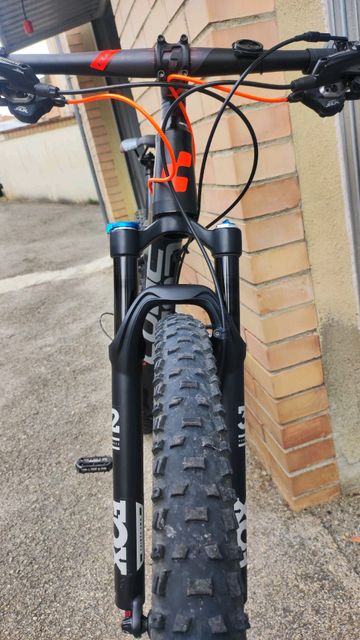 Used CUBE RACE ONE 2019 2019 Mountainbike, Black — image 2 of 17