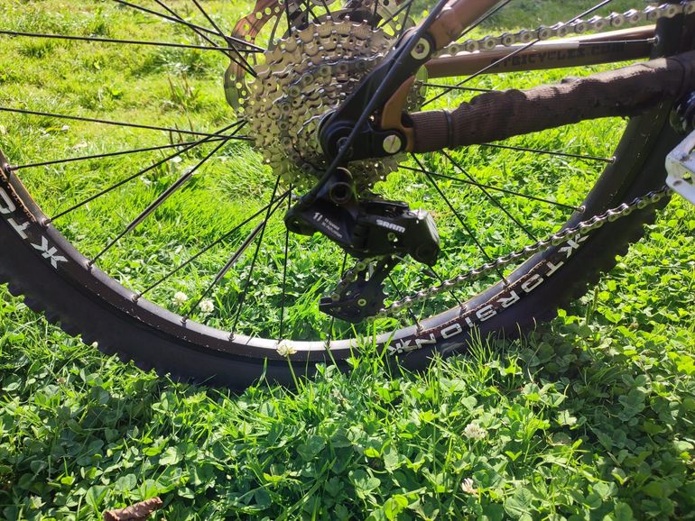 Used GT Sanction Pro 2017 2017 Mountainbike, Light Gray, 27.5 — image 5 of 14