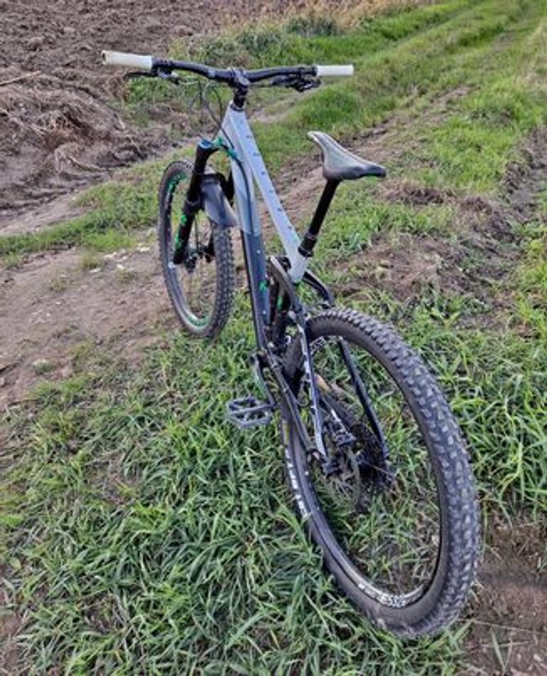 Gebrauchtes CUBE FRITZZ 180 HPA Race 27.5 2017 Mountainbike, Hellgrau — Bild 7 von 7