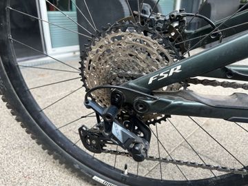 Used Specialized Turbo Levo Comp 2021 2021 Mountainbike, Green, 29 — image 3 of 6