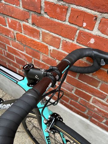 Used Bianchi Aria Carbon/Campagnolo Potenza 2x11/Vision/Size 57/7, 5 Kg/Good Condition 2020 Road & Gravel, Black — image 7 of 13