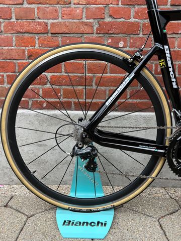 Used Bianchi Aria Carbon/Campagnolo Potenza 2x11/Vision/Size 57/7, 5 Kg/Good Condition 2020 Road & Gravel, Black — image 2 of 13