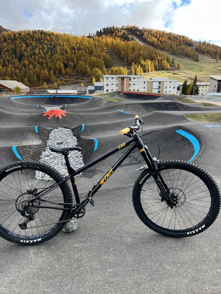 Used Kona Honzo ESD 2022 2022 Mountainbike, Purple, 29 — image 1 of 5