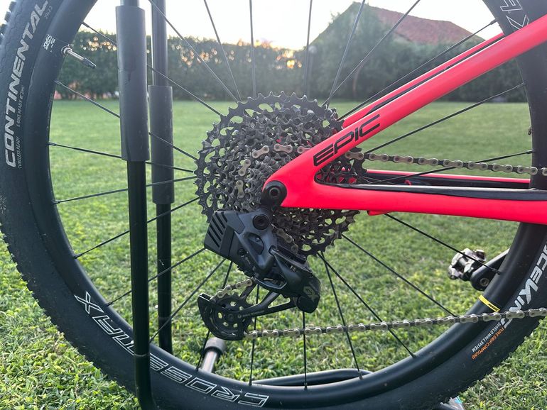 Used Specialized Men's Epic Comp Carbon 2018 2018 Mountainbike, Rot, 29 — image 3 of 9