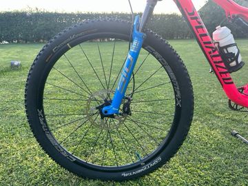 Używany Specialized Men's Epic Comp Carbon 2018 2018 Mountainbike — zdjęcie 5 z 9