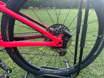 Używany Specialized Men's Epic Comp Carbon 2018 2018 Mountainbike — zdjęcie 6 z 9
