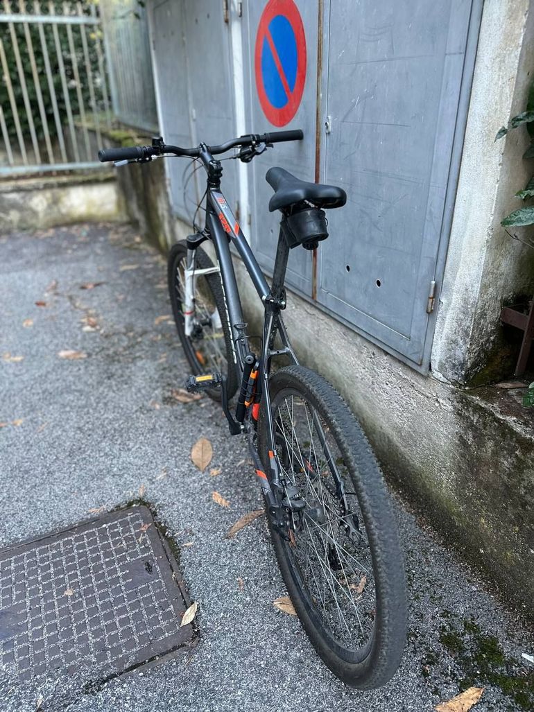 Used ROCKRIDER 27.5 Inch Mountain bike ST 120 Disc 2023 Mountainbike, Black — image 6 of 7