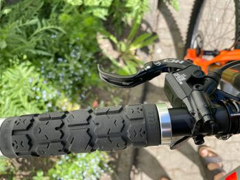 Used Pivot FIREBIRD Pro XT/XTR 2023 2023 Mountainbike, Light Gray, 29 — image 11 of 64