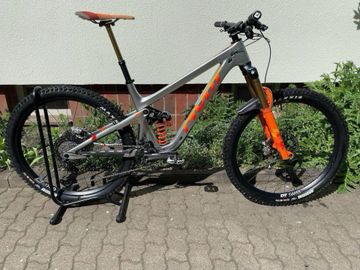 Used Pivot FIREBIRD Pro XT/XTR 2023 2023 Mountainbike, Light Gray, 29 — image 1 of 64