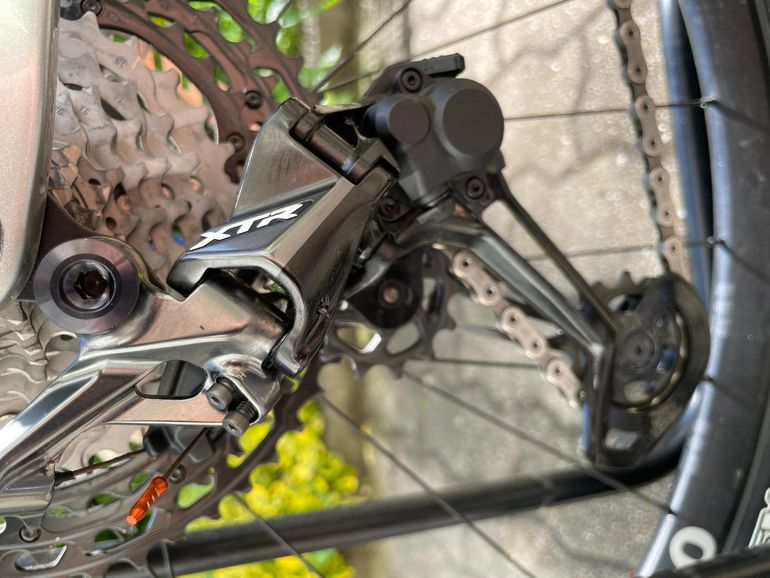 Used Pivot FIREBIRD Pro XT/XTR 2023 2023 Mountainbike, Light Gray, 29 — image 29 of 64