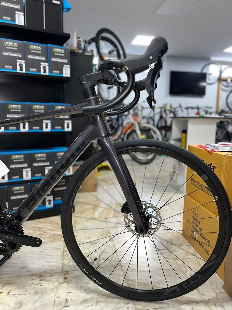 Used Bianchi Infinito 105 2024 Road & Gravel, Purple — image 5 of 9