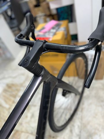 Used Bianchi Infinito 105 2024 Road & Gravel, Purple — image 6 of 9