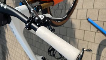 Used Canyon Lux World Cup CFR Team 2023 2023 Mountainbike, White, 29 — image 11 of 22