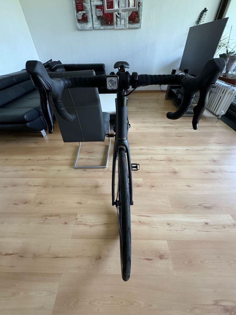 Used Scott Addict 10 disc carbon 2021 2021 Road & Gravel, Black — image 16 of 20