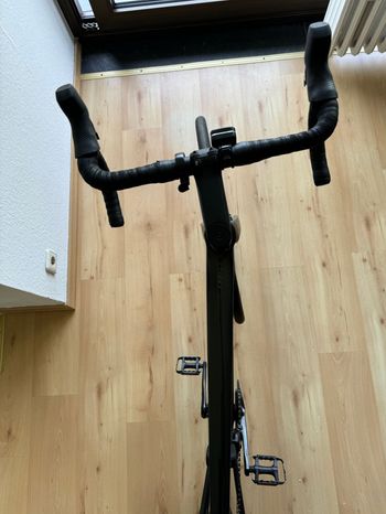 Used Scott Addict 10 disc carbon 2021 2021 Road & Gravel, Black — image 7 of 20