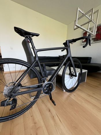 Used Scott Addict 10 disc carbon 2021 2021 Road & Gravel, Black — image 9 of 20