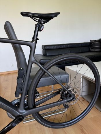 Used Scott Addict 10 disc carbon 2021 2021 Road & Gravel, Black — image 10 of 20