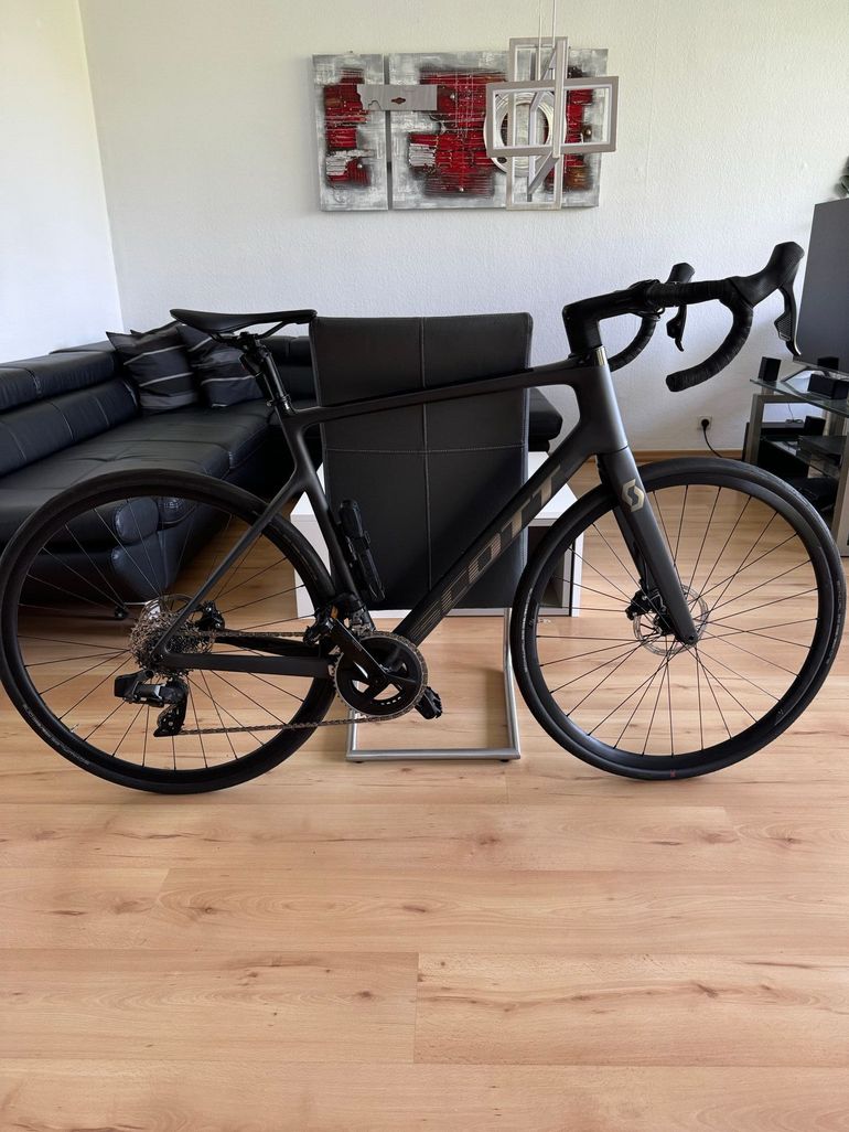 Used Scott Addict 10 disc carbon 2021 2021 Road & Gravel, Black — image 4 of 20