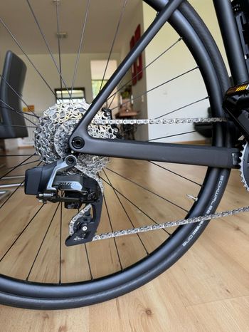 Used Scott Addict 10 disc carbon 2021 2021 Road & Gravel, Black — image 8 of 20