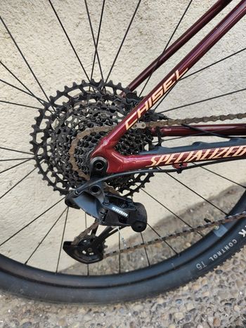 Used Specialized Chisel Hardtail Comp 2023 2023 Mountainbike, Red, 29 — image 8 of 26