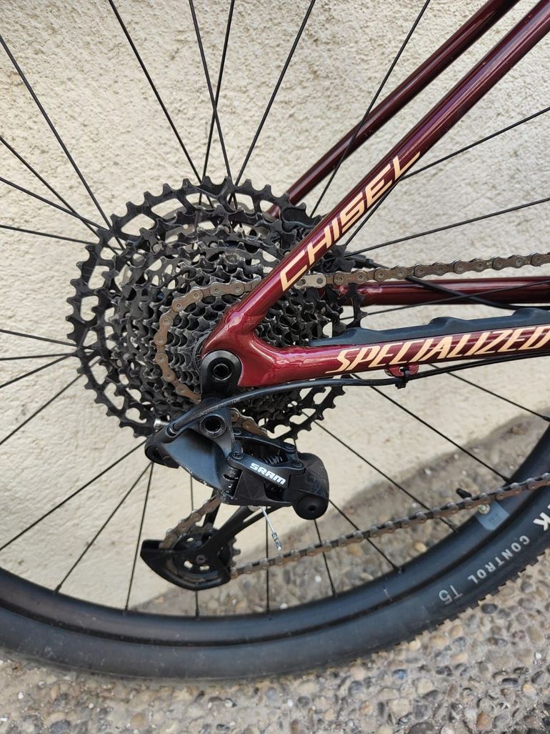 Used Specialized Chisel Hardtail Comp 2023 2023 Mountainbike, Red, 29 — image 8 of 26