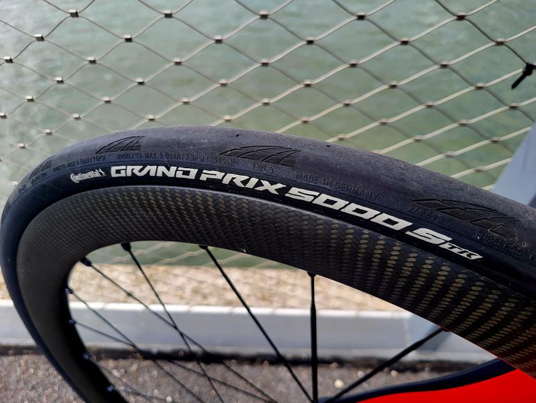 Used Basso Astra Dics m. Mavic Cosmic SLR 45 & Powermeter 2019 Road & Gravel, Red — image 8 of 13