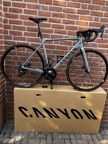 Used Canyon Ultimate CF SL 7 Disc 2020 Road & Gravel, Hellgrau — image 1 of 6