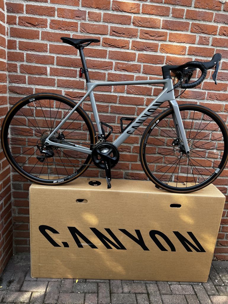 Used Canyon Ultimate CF SL 7 Disc 2020 Road & Gravel, Hellgrau — image 1 of 6