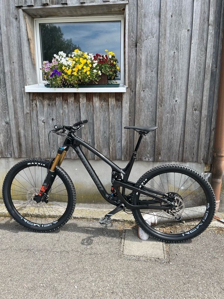 Used Propain Tyee CF 29 2020 Mountainbike, Black — image 1 of 7
