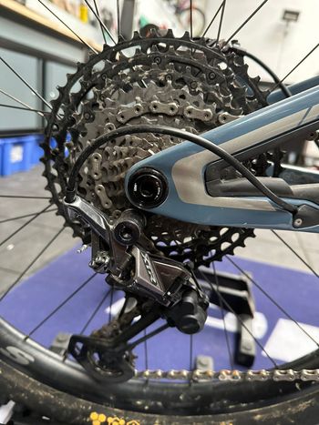 Used Pivot Shadowcat Team XTR 2023 2023 Mountainbike, Blue, 27.5 — image 28 of 38