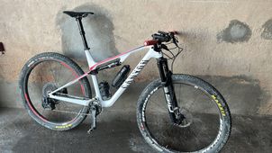 Canyon - Lux CF SL 8.0 2020, 2020