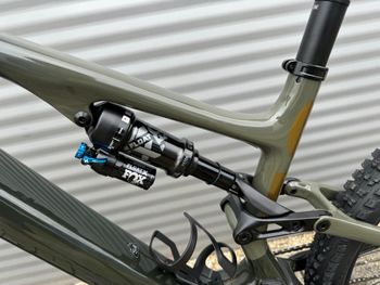 Specialized Turbo Levo SL Expert Carbon 2024 Mountainbike usato, Verde — immagine 9 di 11