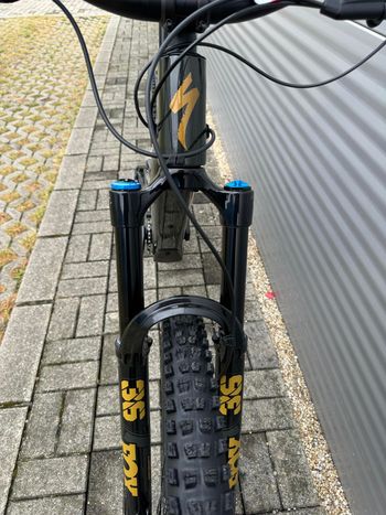 Specialized Turbo Levo SL Expert Carbon 2024 Mountainbike usato, Verde — immagine 5 di 11
