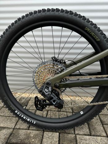 Specialized Turbo Levo SL Expert Carbon 2024 Mountainbike usato, Verde — immagine 2 di 11