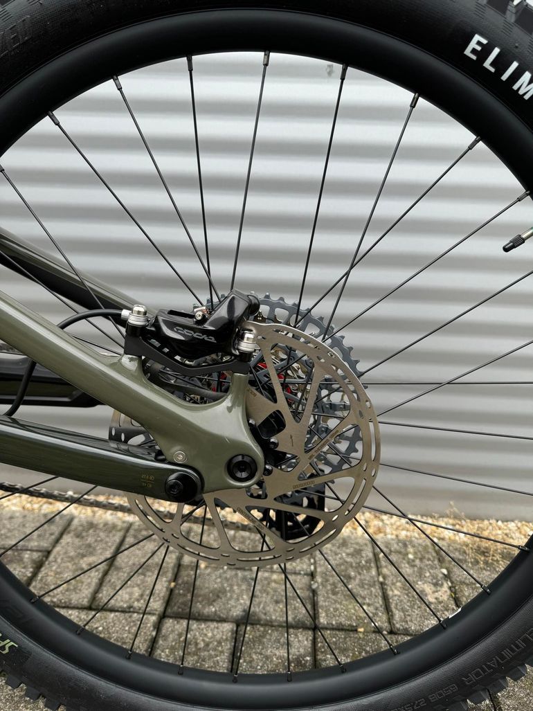 Specialized Turbo Levo SL Expert Carbon 2024 Mountainbike usato, Verde — immagine 10 di 11