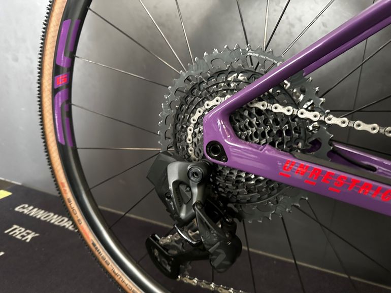 Used BMC URS 01 ONE 2022 2022 Road & Gravel, Morado — image 6 of 7