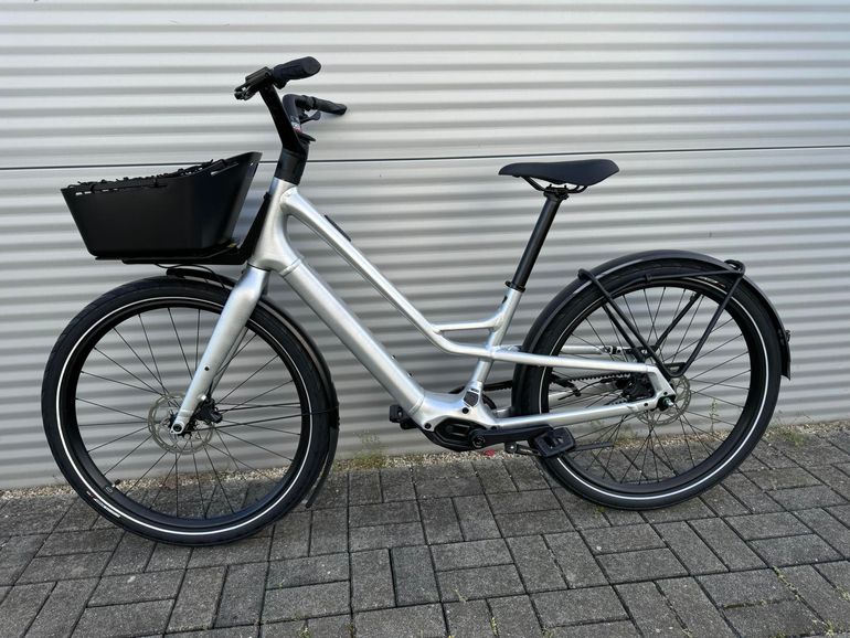 Used Specialized Turbo Como SL 5.0 2023 Mountainbike, Light Gray — image 4 of 7