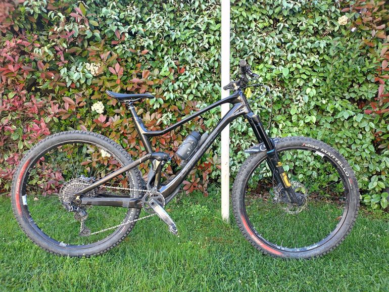 Used Lapierre Zesty AM CF 8.9 2023 Mountainbike — image 1 of 7
