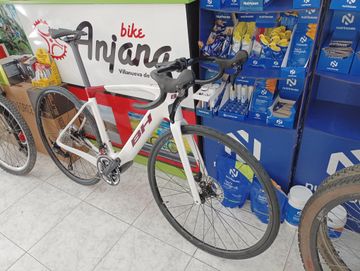 Used BH iRS1 CARBON 1.4 2024 Road & Gravel, White — image 3 of 8