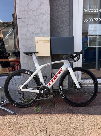 Used Trek Madone SL 7 eTap 2021 2021 Road & Gravel, Hellgrau — image 1 of 5